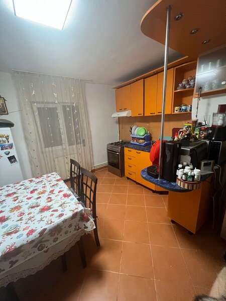 Militari (langa Restaurantul Cocosul Rosu)