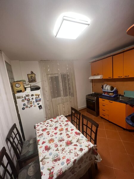 Militari (langa Restaurantul Cocosul Rosu)