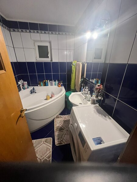 Militari (langa Restaurantul Cocosul Rosu)